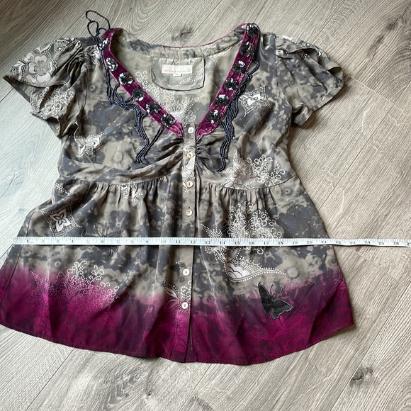 Beautifully Unique Blouse with Butterflies, tassels and some velvet. - Picture 7 of 8